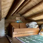 Villa Elaemyksellinen Tuurujaerven Rannalla.