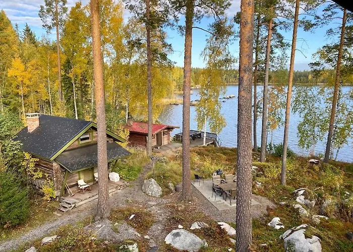 Willa Elaemyksellinen Tuurujaerven Rannalla. Ulvila