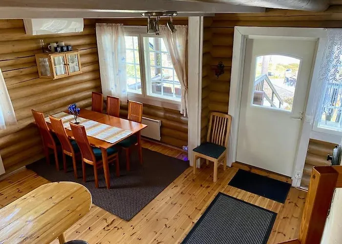 Elaemyksellinen Tuurujaerven Rannalla.